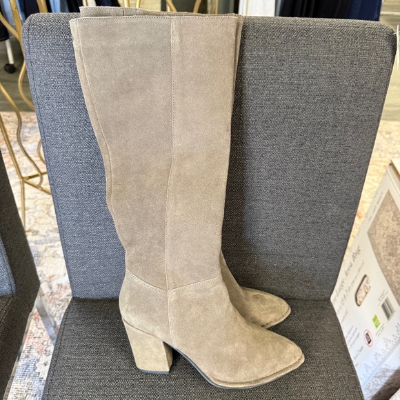 Diba True Park Bench Knee-High Suede Heeled Boots. Size 8. - Picture 1 of 4